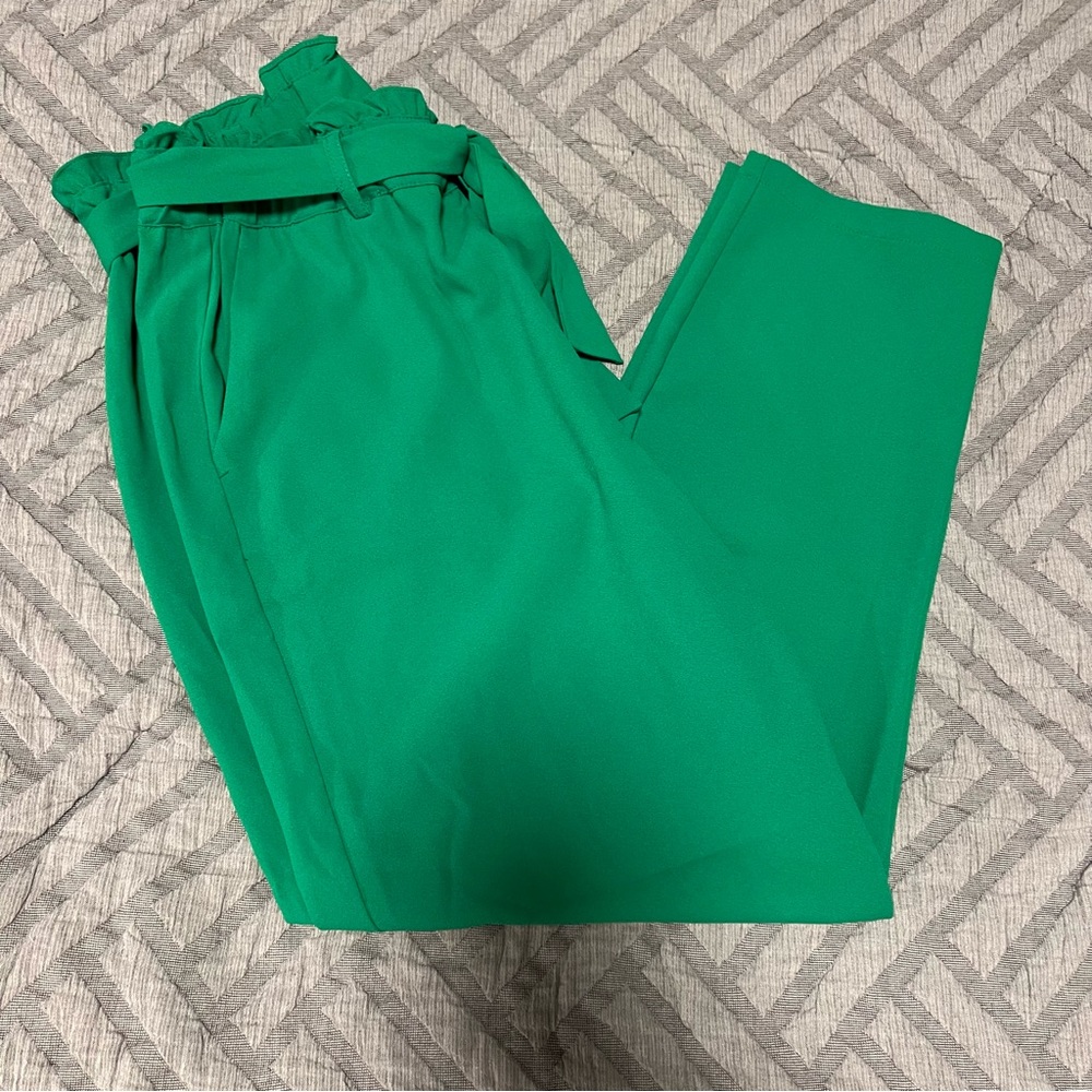 Women’s Green Riley & Rae Capri Pants - Picture 2 of 16